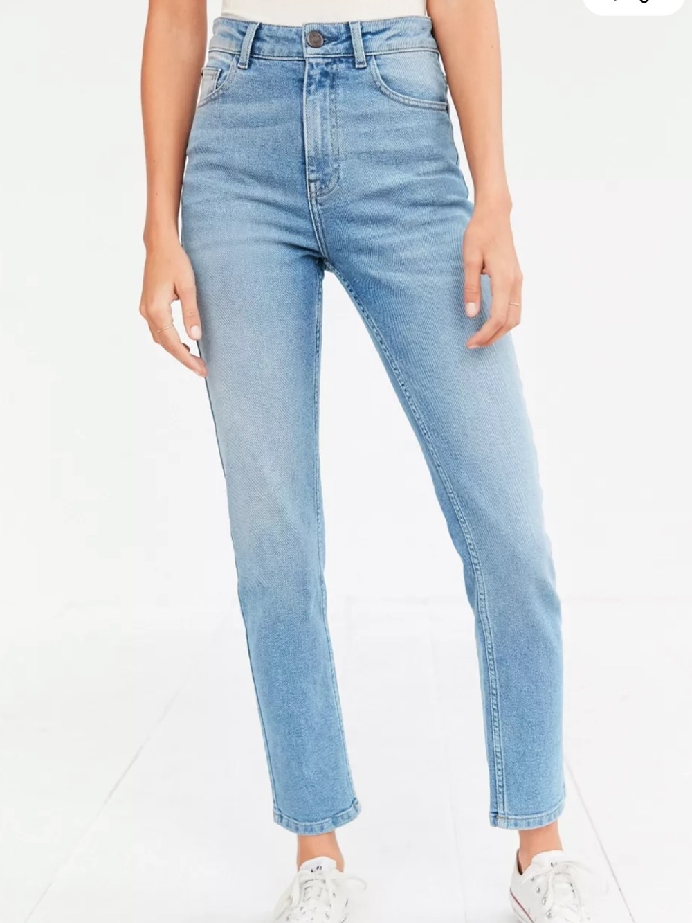 BDG girlfriend high rise cropped light wash jean size 27